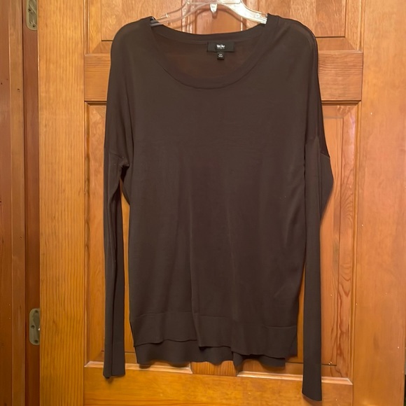 Olive green lightweight crew neck sweater. EUC. Size medium - Picture 1 of 3